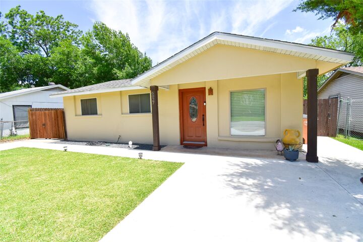 Property Photo: 6027 Bluebell Circle TX 78741