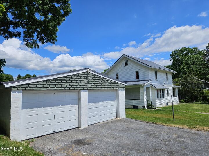 Property Photo: 602 E Grant Avenue PA 16602