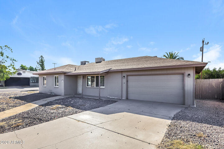 Property Photo:  2301 W Village Drive  AZ 85023 