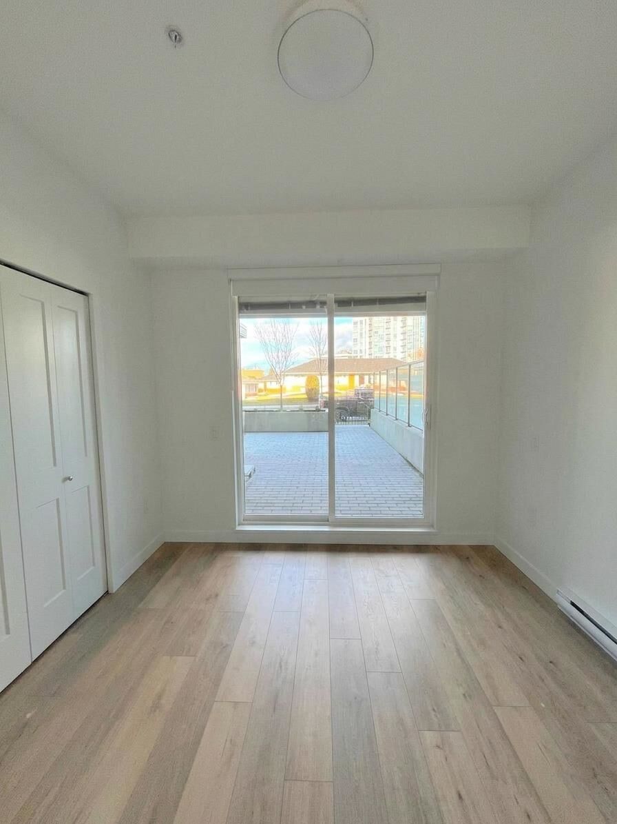 Property Photo:  4933 Cladendon Avenue 107  BC B5R 0J6 