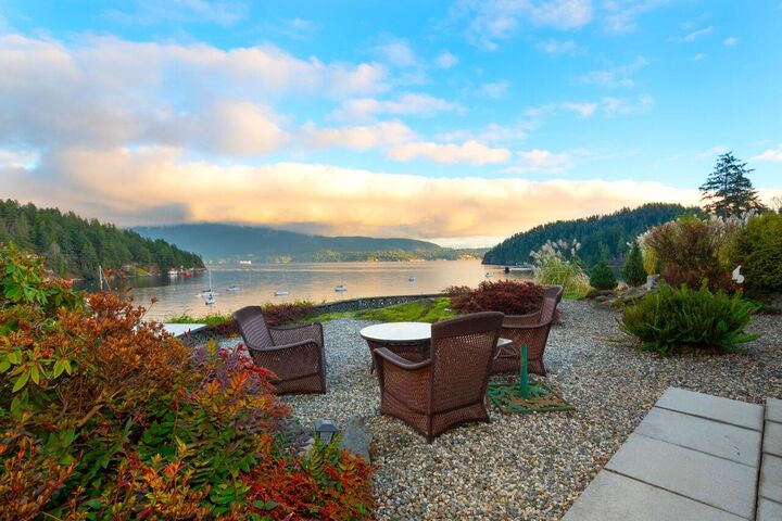 Property Photo: 433 Senator Place BC V0N 1G1