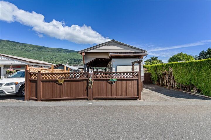 Property Photo:  1436 Frost Road 65  BC V2R 4X8 