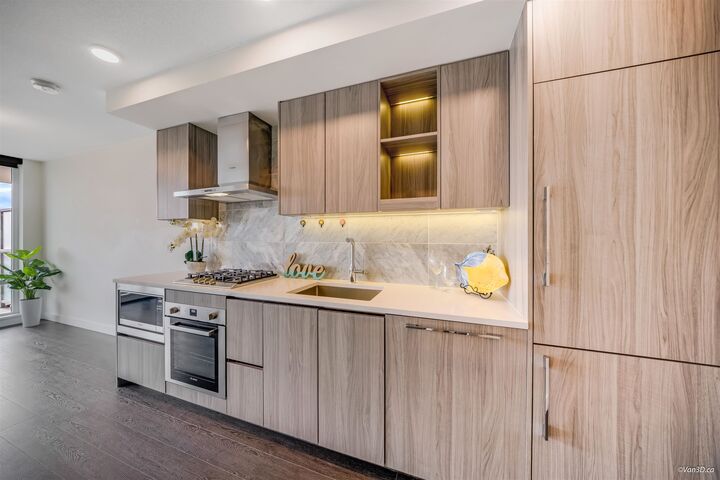 Property Photo:  8800 Hazelbridge Way 618  BC V6X 0S3 