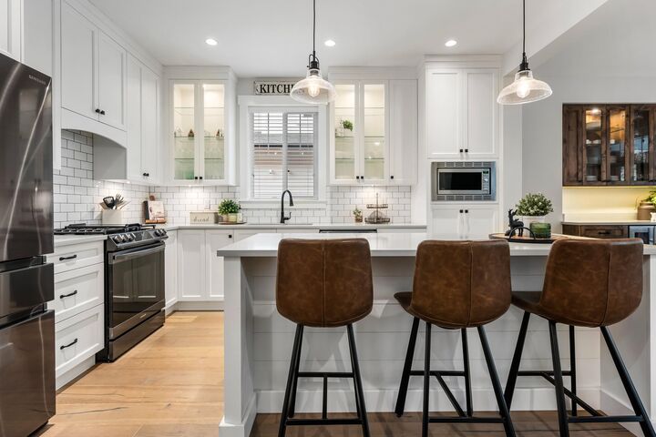 Property Photo: 43360 Creekside Circle BC V2R 0Z4