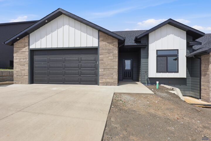 Property Photo:  1222 Pinnacle Ct  SD 57701 