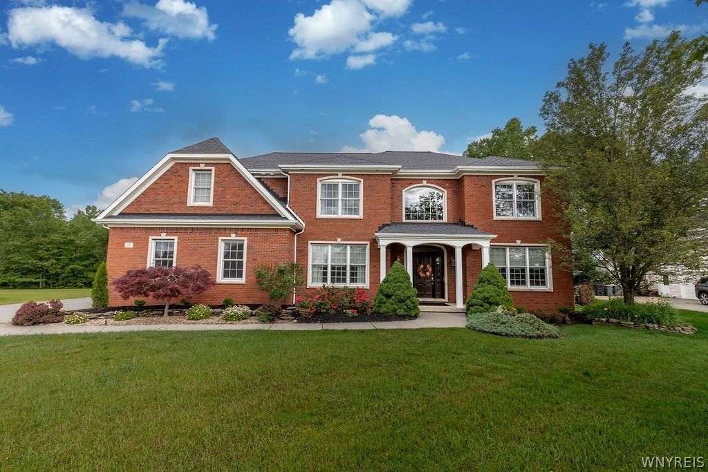 Property Photo:  81 Hidden Oaks Court  NY 14072 