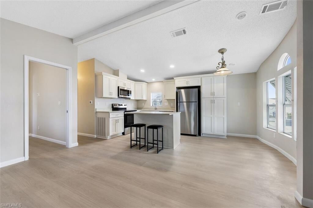 Property Photo: 19681 Summerlin Rd C 360 FL 33908