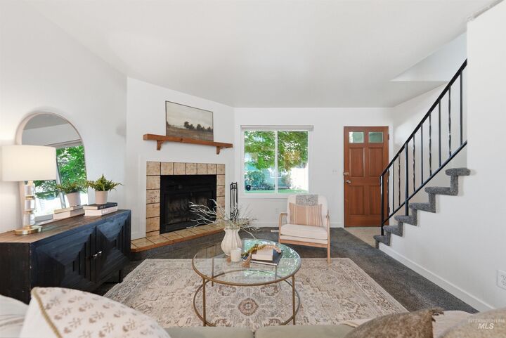 Property Photo:  1841 E Old Saybrook Ln  ID 83706 