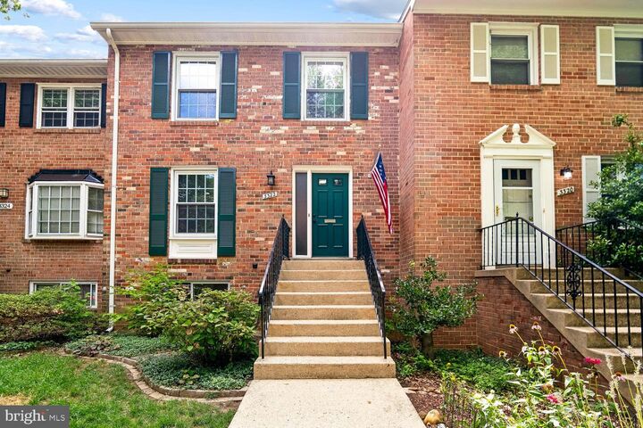Property Photo:  3322 Spring Lane  VA 22041 