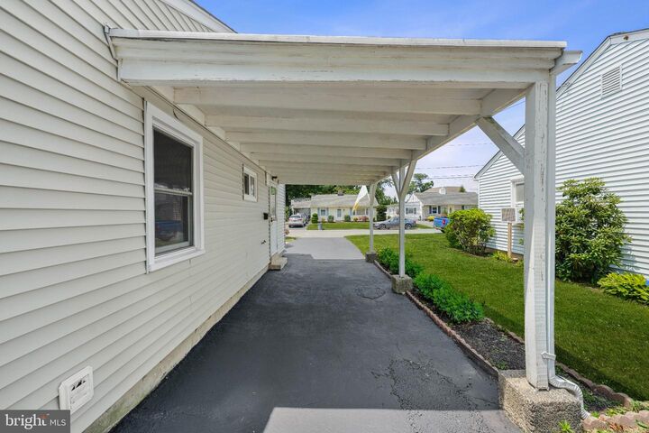 Property Photo: 7 Pierrepont Avenue NJ 08846