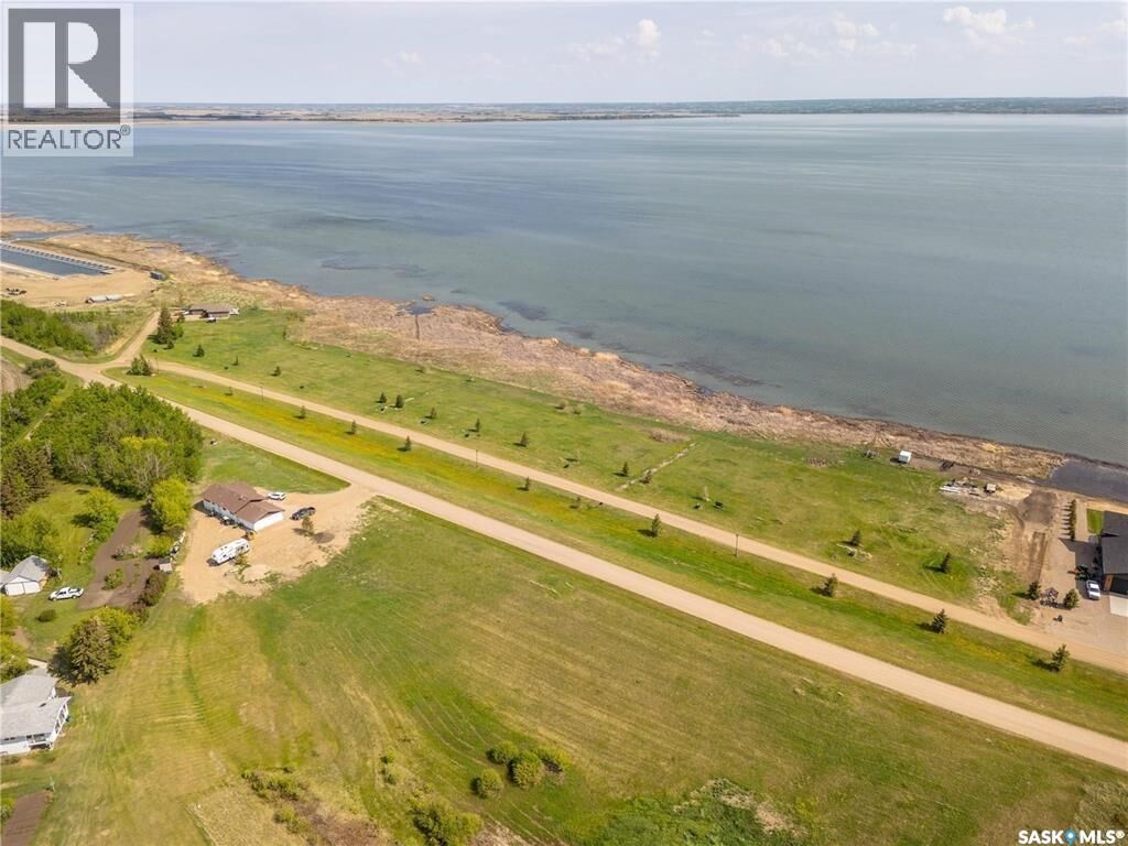 Property Photo:  850 Lakeshore Drive  SK S0M 1X0 