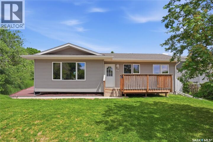 Property Photo:  84 Byers Crescent  SK S7L 4H2 