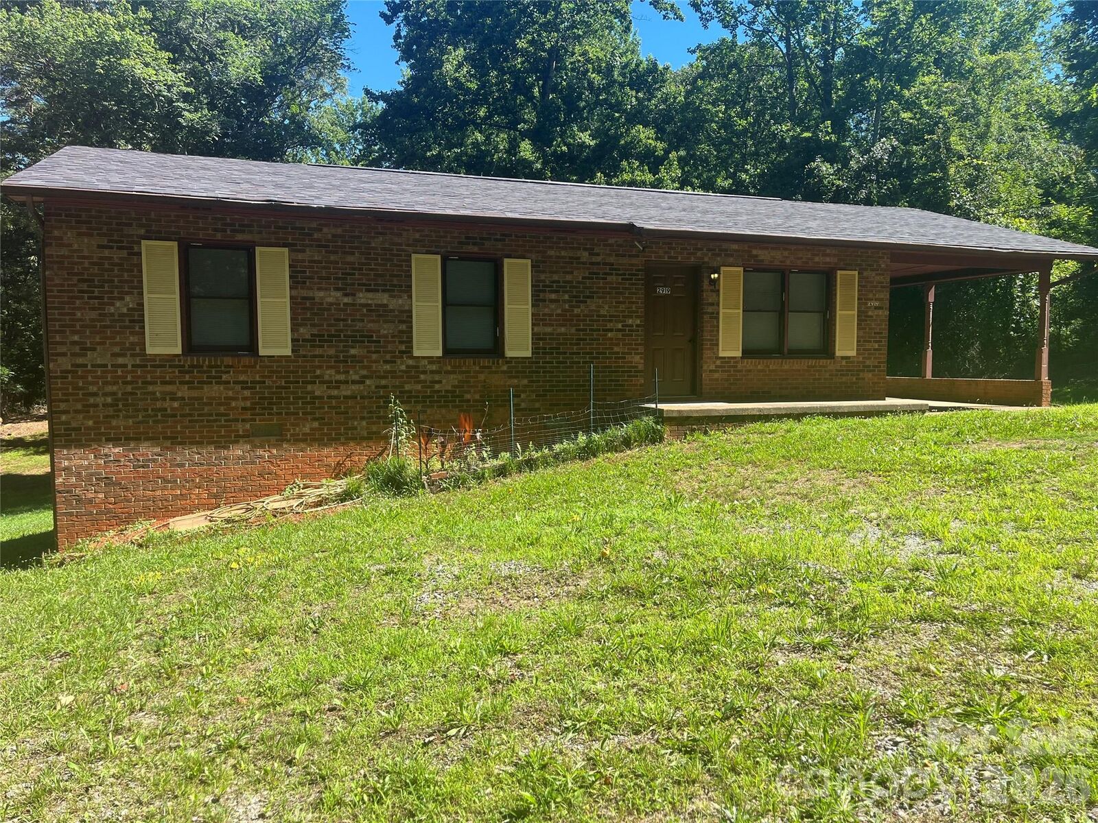 Property Photo: 2919 Shell Avenue NC 28690