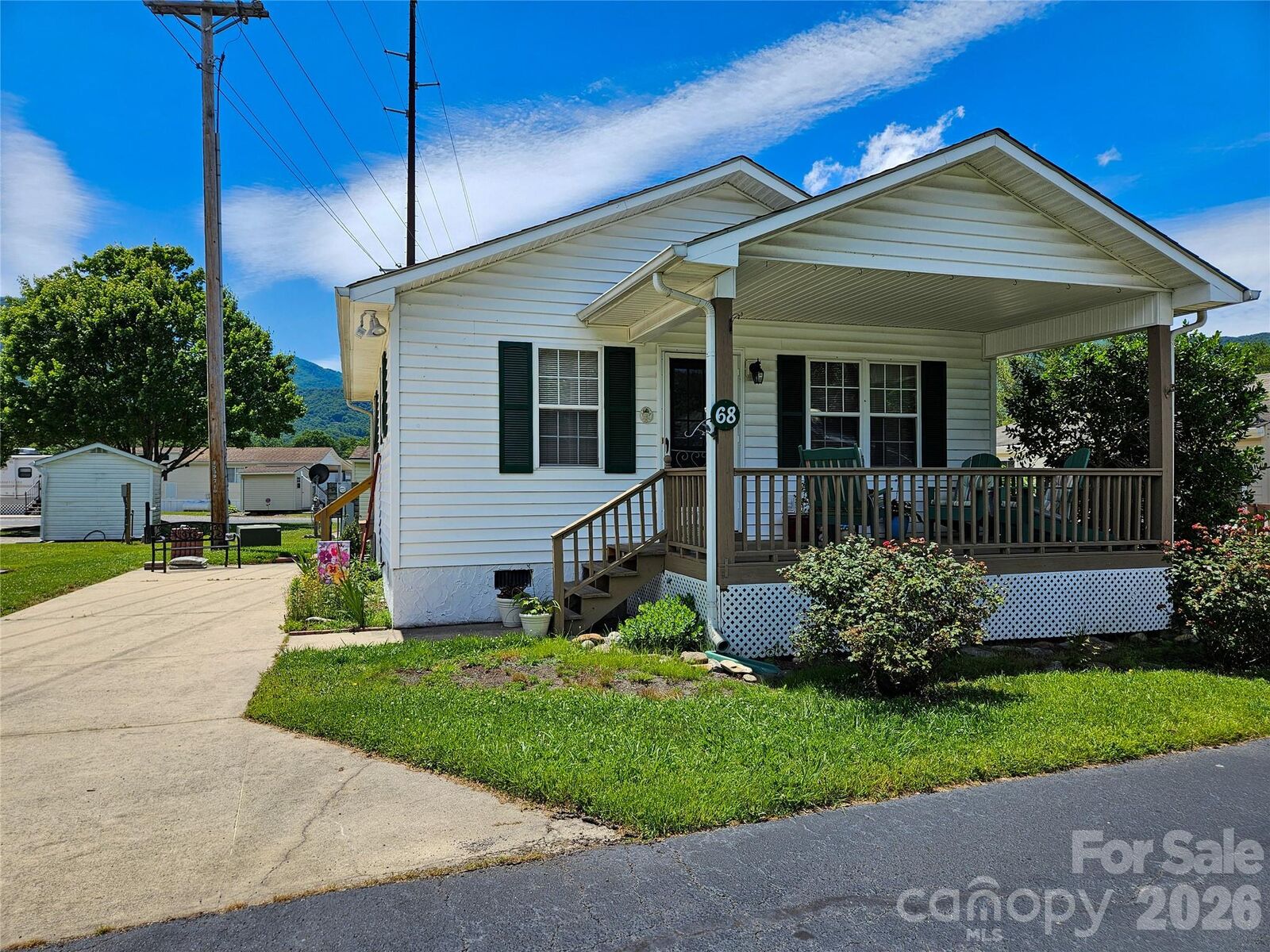 Property Photo:  68 Strollers Lane  NC 28786 