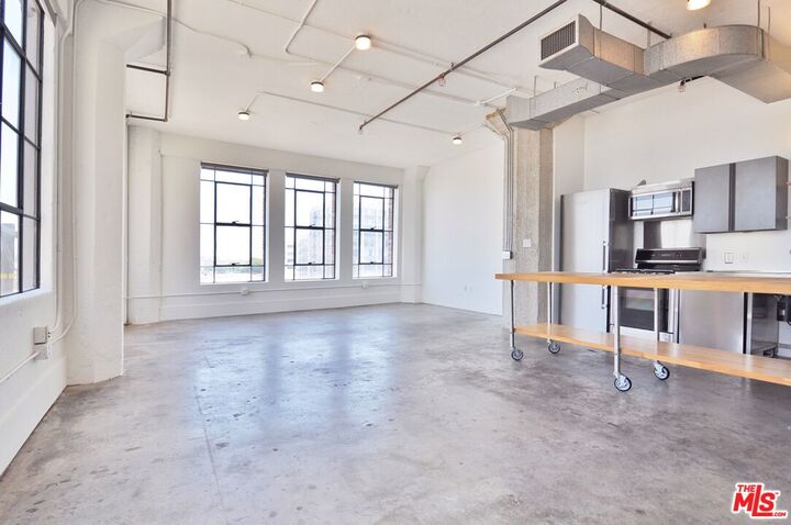 Property Photo:  315 E 8th St  CA 90014 