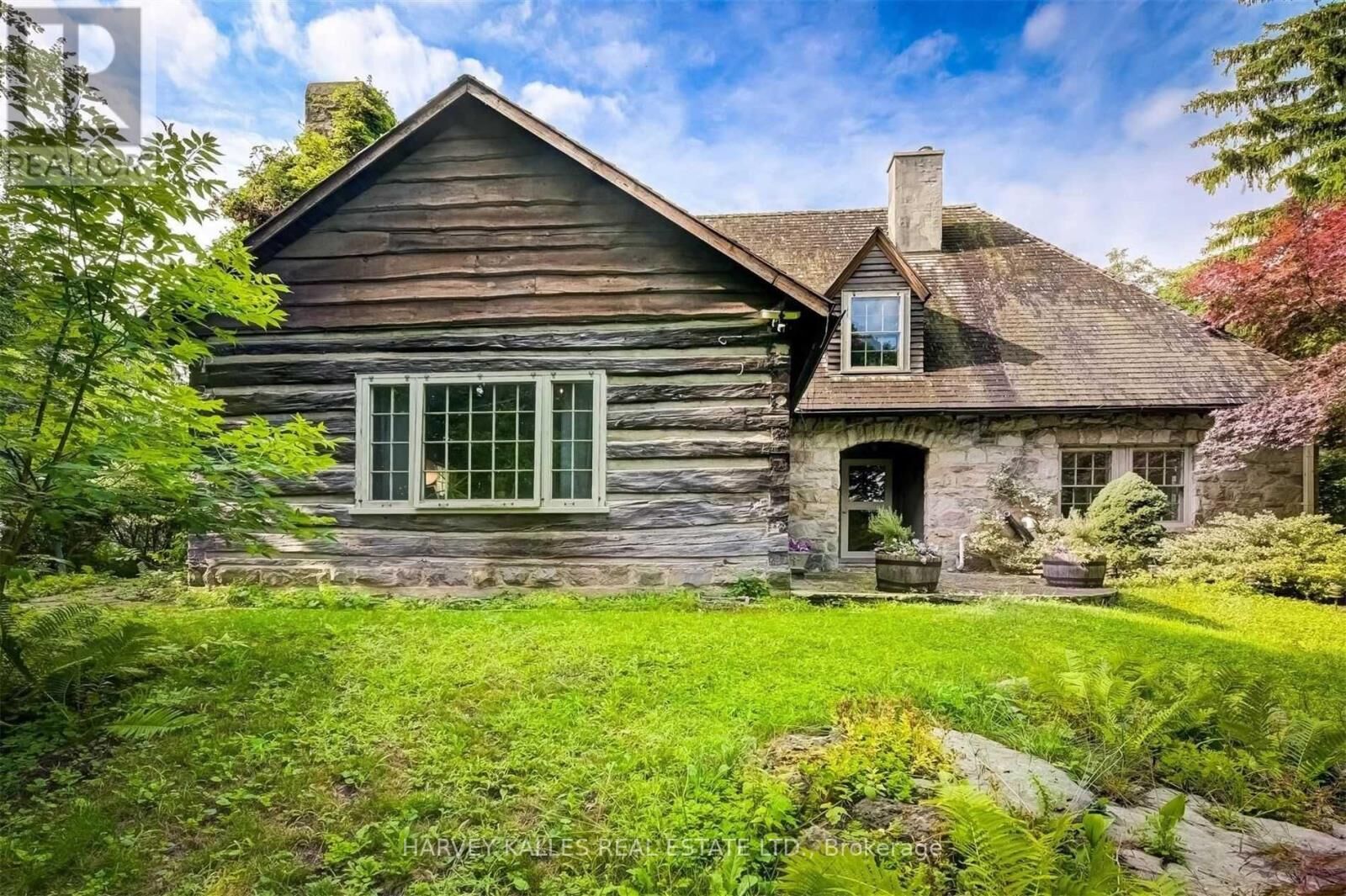 Property Photo:  23 Donwoods Drive  ON M4N 2E9 