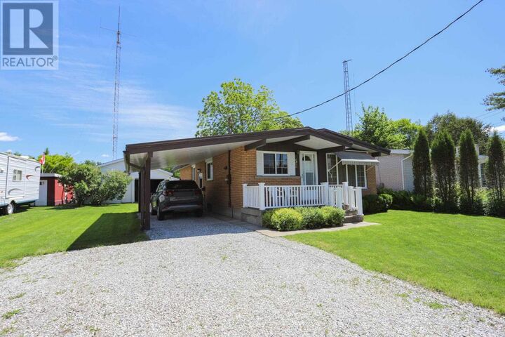 Property Photo:  52 Indiana Dr  ON P6A 4Y2 