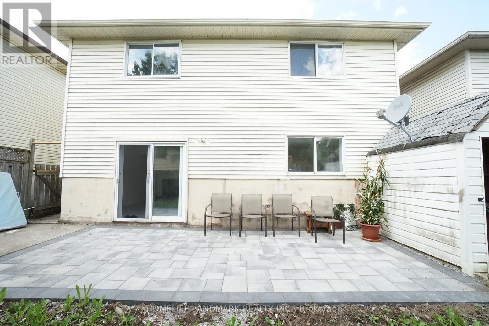 Property Photo:  594 Queen Victoria Drive  ON L8W 3E5 