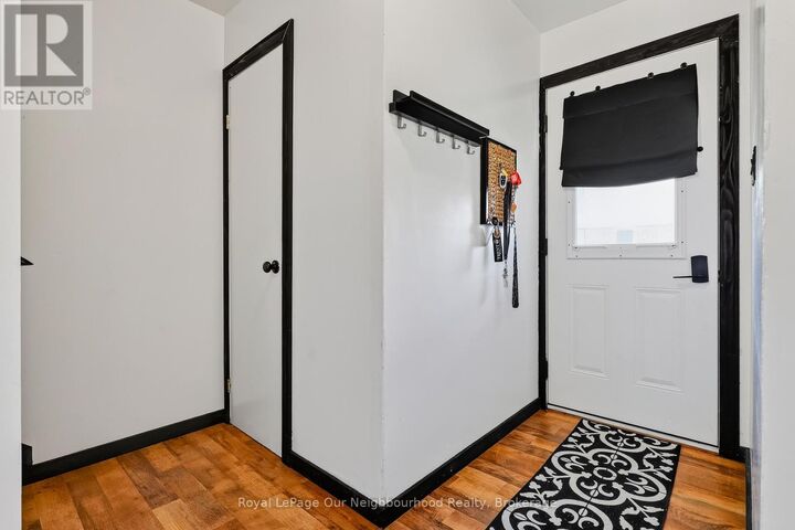 Property Photo: 47 Wellington Street C1 ON L1A 2M4