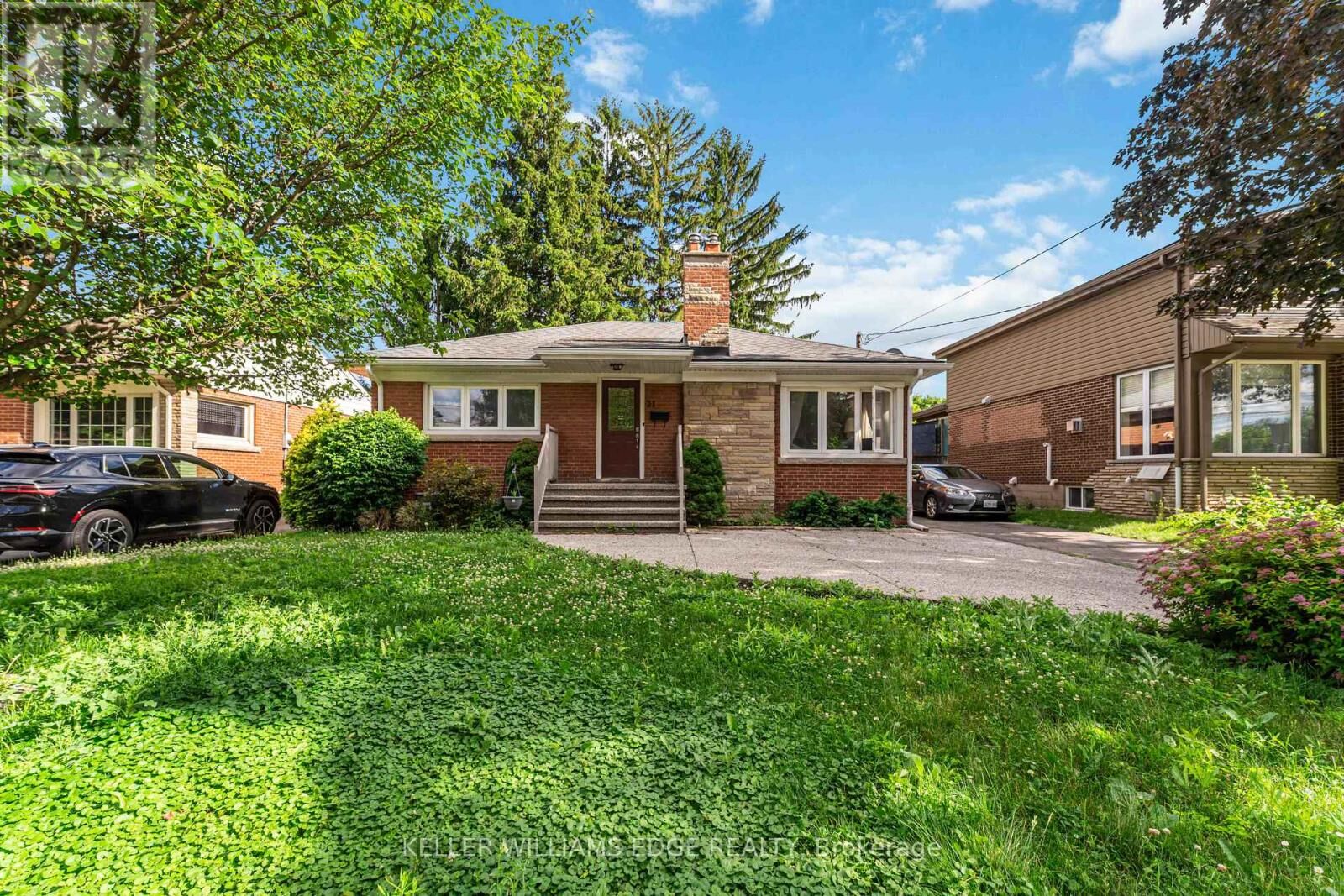 Property Photo: 21 Sheridan Lane ON L8S 2N3
