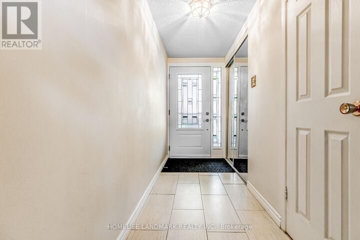 Property Photo:  4165 Fieldgate Drive 57  ON L4W 2M9 