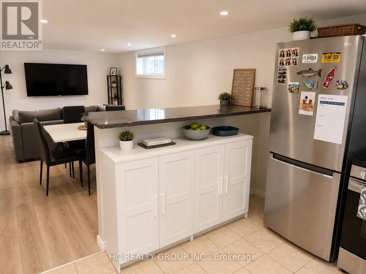 Property Photo:  9 Kencliff Crescent  ON M1P 4E2 