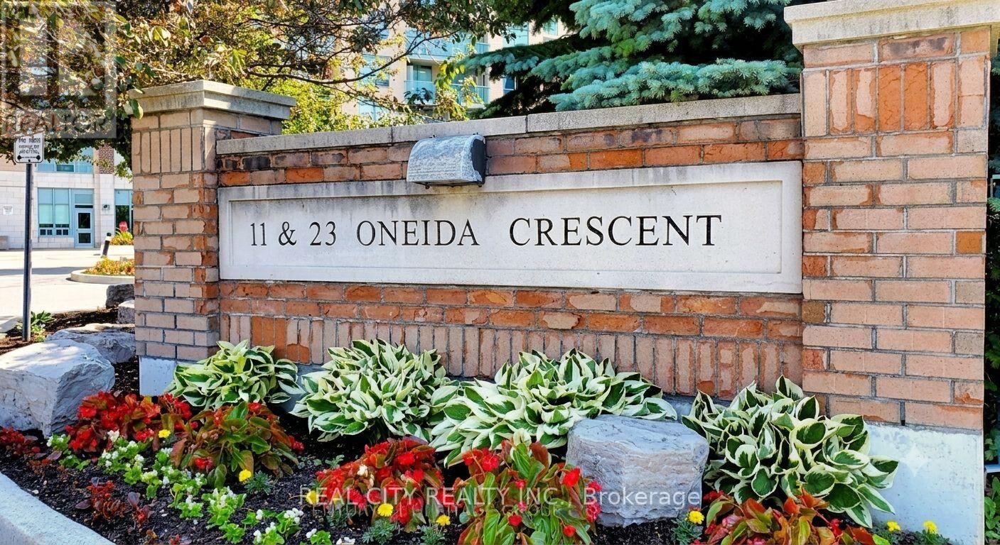 Property Photo:  11 Oneida Crescent 305  ON L4B 0A1 