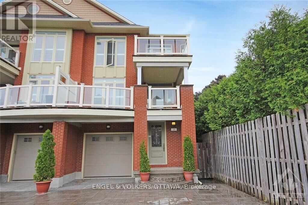 Property Photo:  281 Kirchoffer Avenue  ON K2A 1Y1 