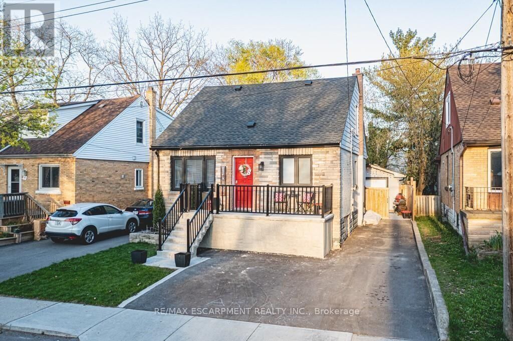 Property Photo: 73 West 3rd Street B ON L9C 3K2