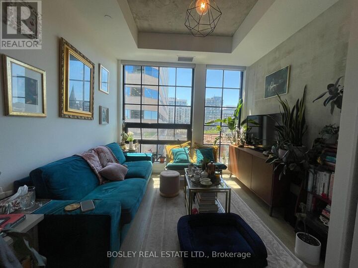 Property Photo: 608 Richmond Street West 606 ON M5V 1Y9