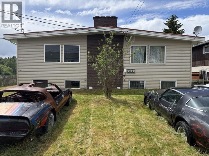 2369 Redwood Street — photo 1