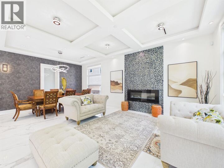 Property Photo:  2277 East 28th Avenue  BC V5N 2Y3 