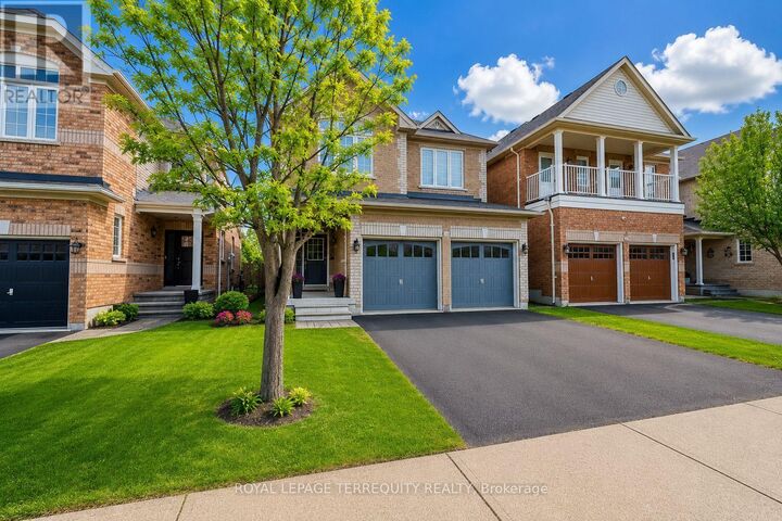 Property Photo: 3926 Candlelight Drive ON L5M 8B3