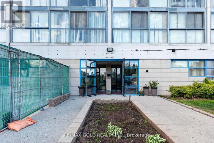 Property Photo:  35 Trailwood Drive 1911  ON L4Z 3L6 