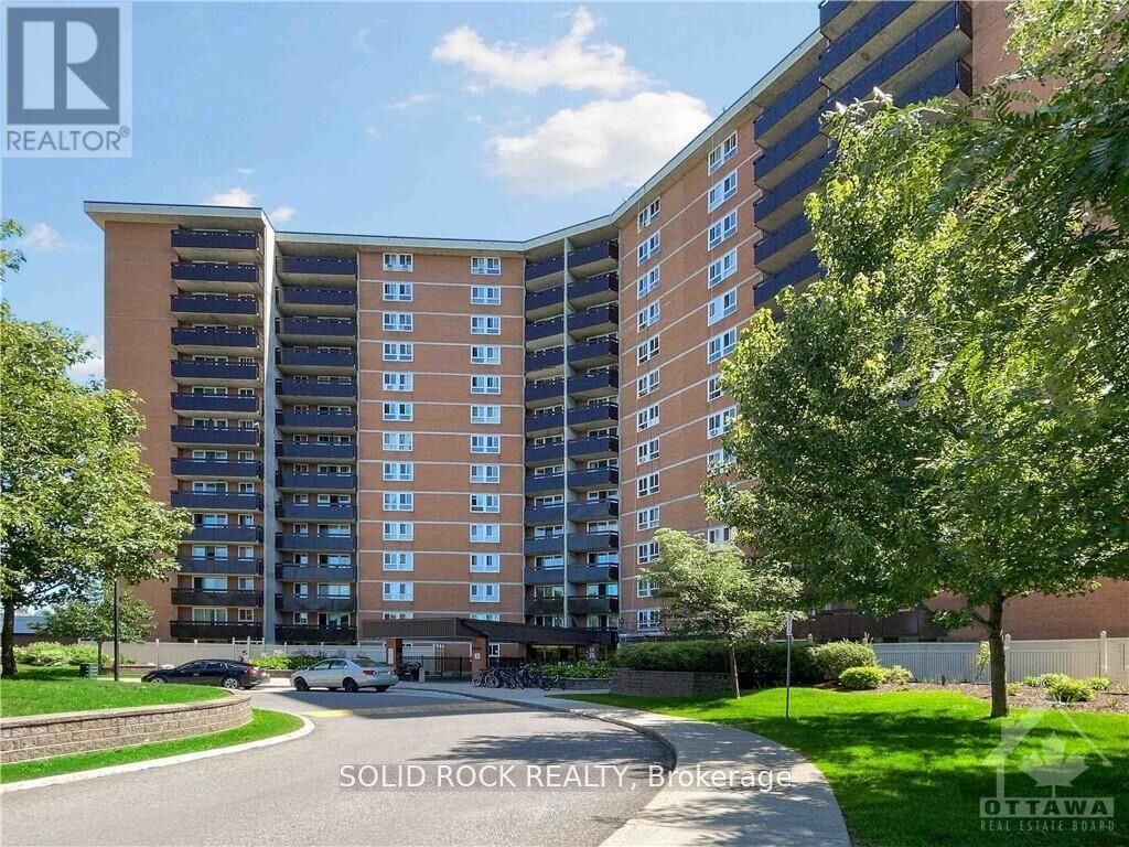 Property Photo:  2000 Jasmine Crescent 304  ON K1J 8K4 