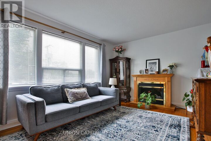 Property Photo: 12 Newton Drive ON M2M 2M7