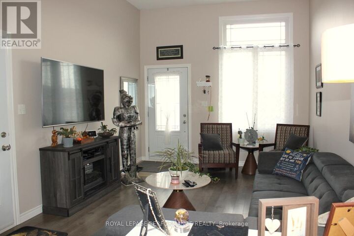 Property Photo:  290 Glen Nora Drive  ON K6H 0A8 