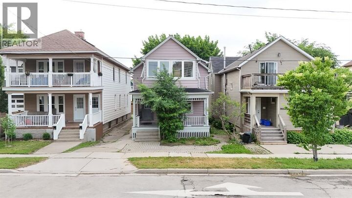 Property Photo:  196 Brock Street North  ON N7T 5Z3 
