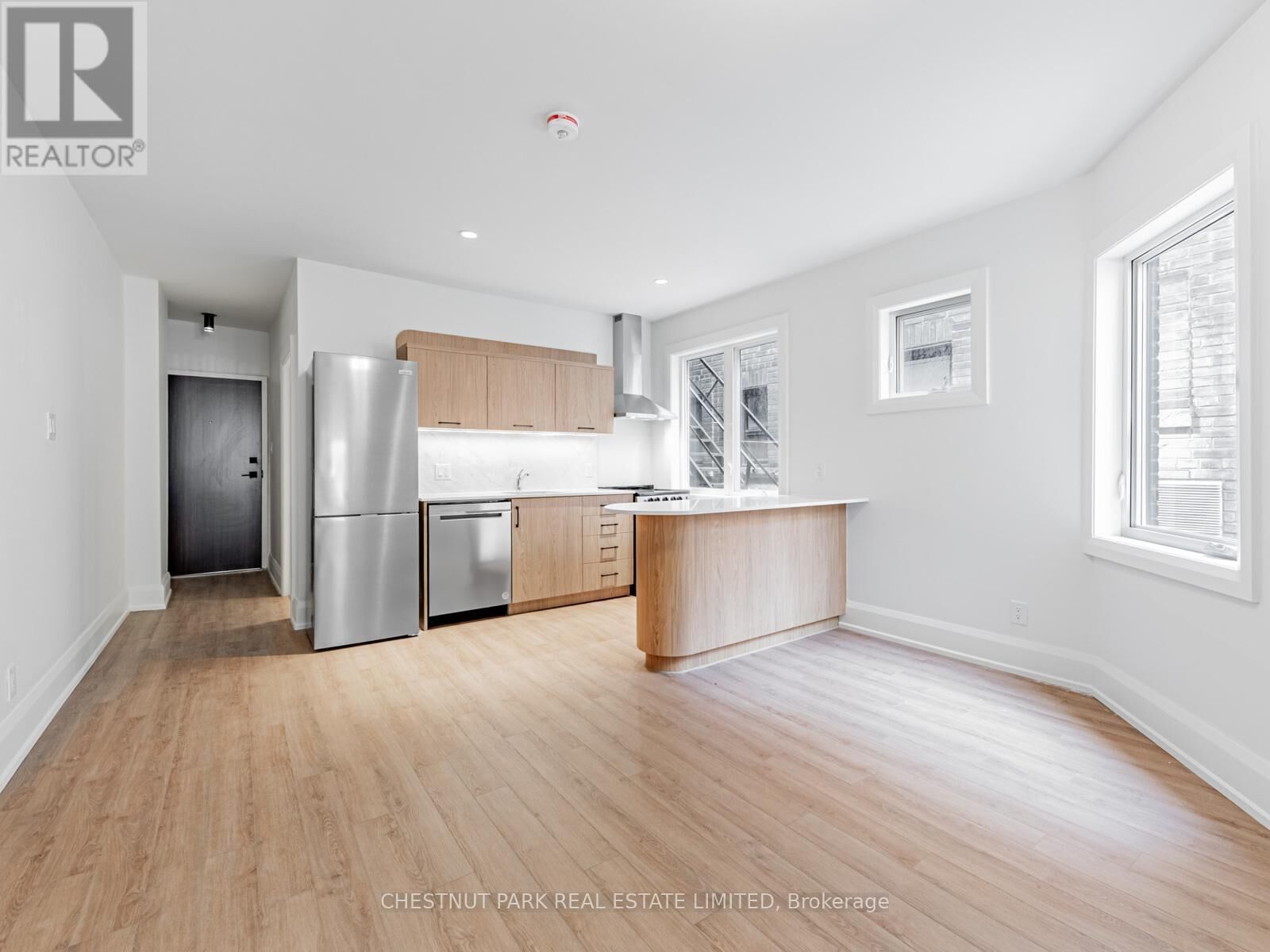 Property Photo:  2528 Yonge Street 3  ON M4P 2H7 