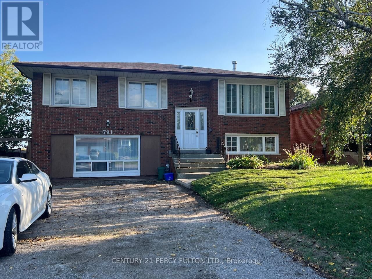 Property Photo:  791 Sheppard Avenue Main  ON L1V 1G4 