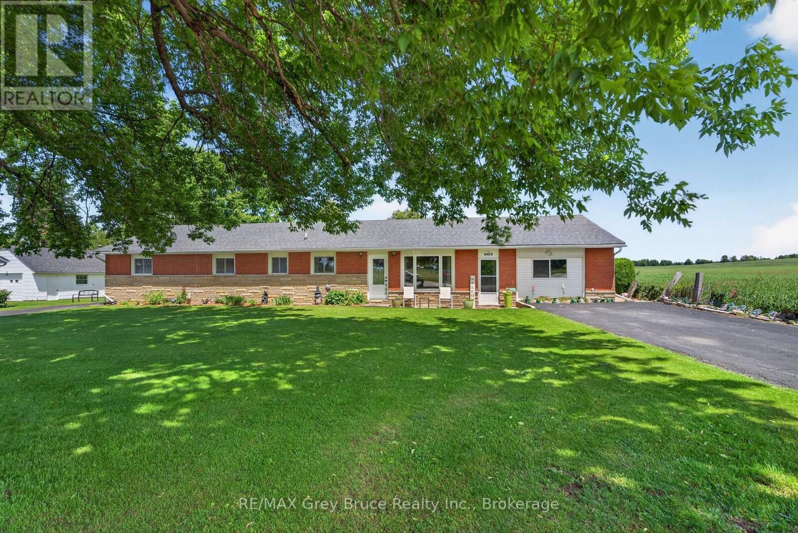 Property Photo: 303049 Grey 15 Road ON N0H 1V0