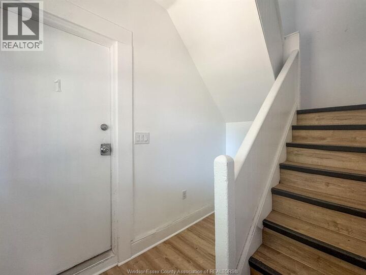 Property Photo:  130 Elm Avenue 124 Upper  ON N9A 5G8 