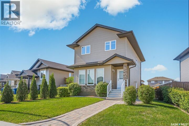 Property Photo:  643 Hampton Circle  SK S7R 0K1 