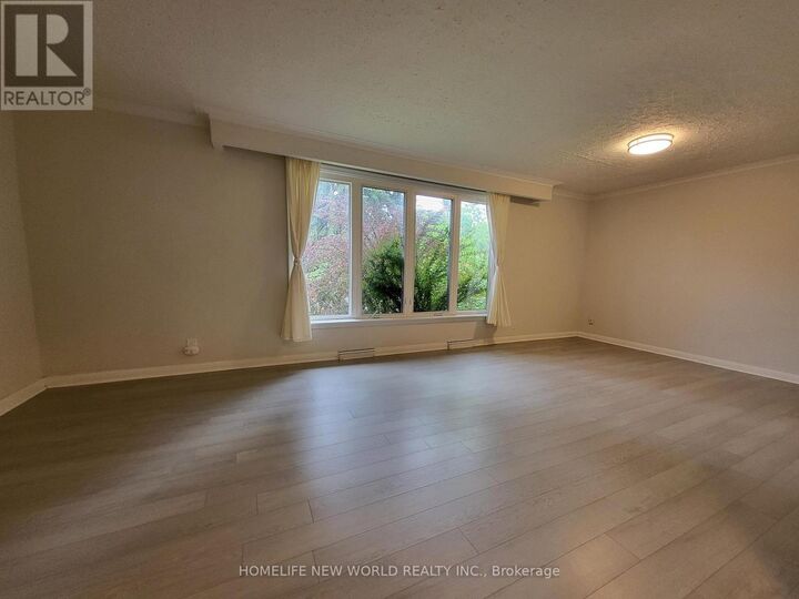 Property Photo:  118 Cartier Crescent Main  ON L4C 2N6 