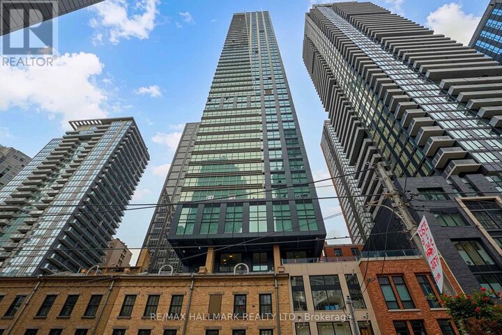 Property Photo:  327 King Street West 1703  ON M5V 0W7 