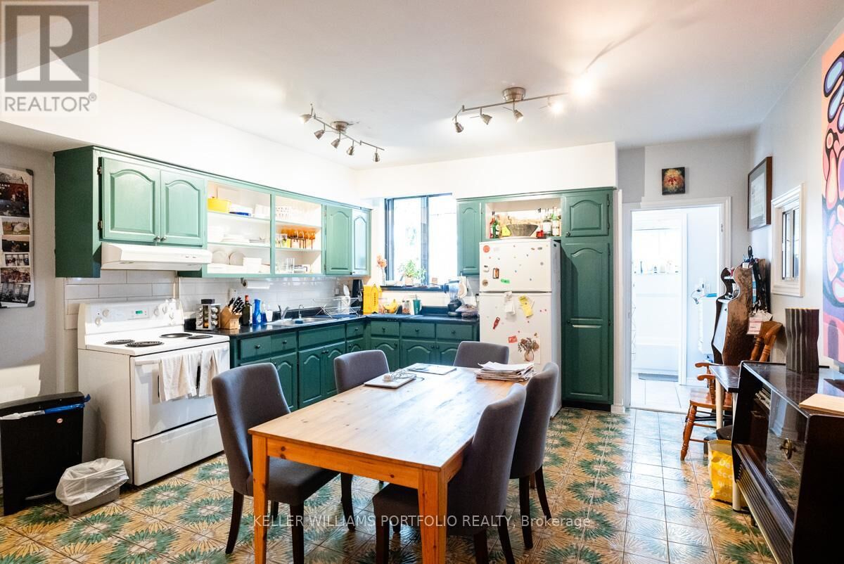 Property Photo:  184 Franklin Avenue Main Fl  ON M6P 3Y8 