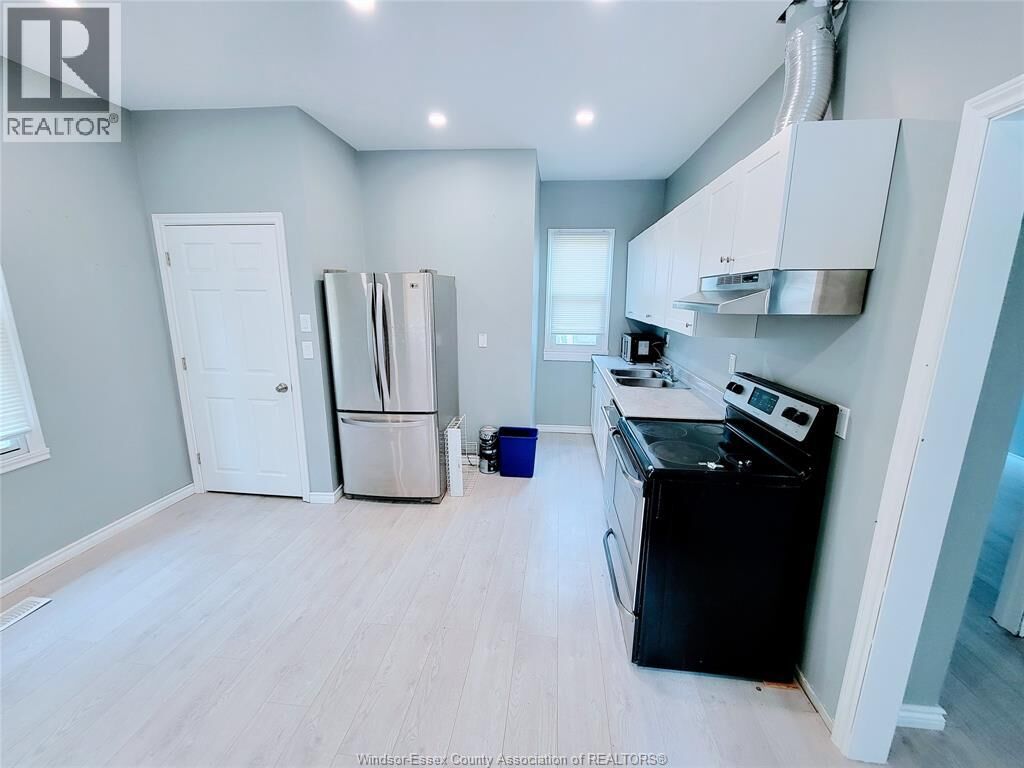 Property Photo:  3092 Sandwich Main  ON N9C 1A4 
