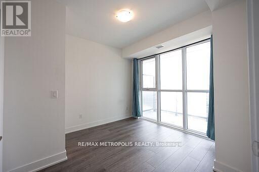Property Photo:  2545 Simcoe Street North 412  ON L1L 0W3 