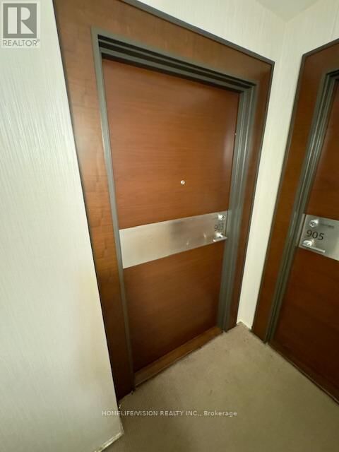 Property Photo:  10 Capreol Court 903  ON M5V 4B3 
