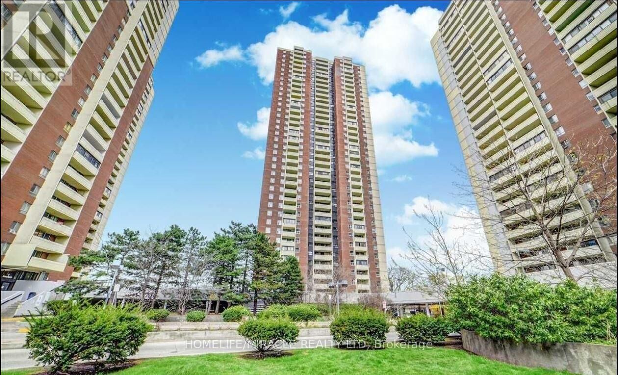 Property Photo:  1 Massey Square 1009  ON M4C 5L4 